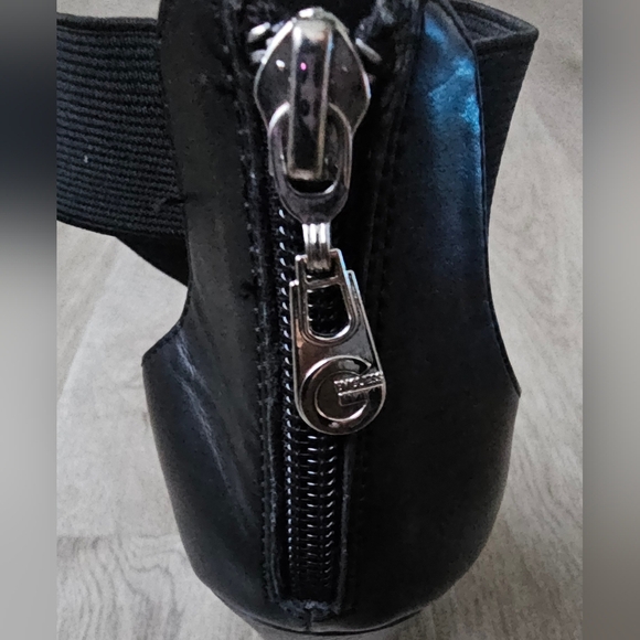 G by Guess Black Crisscross Platform Heels – Size 8M - Picture 5 of 10